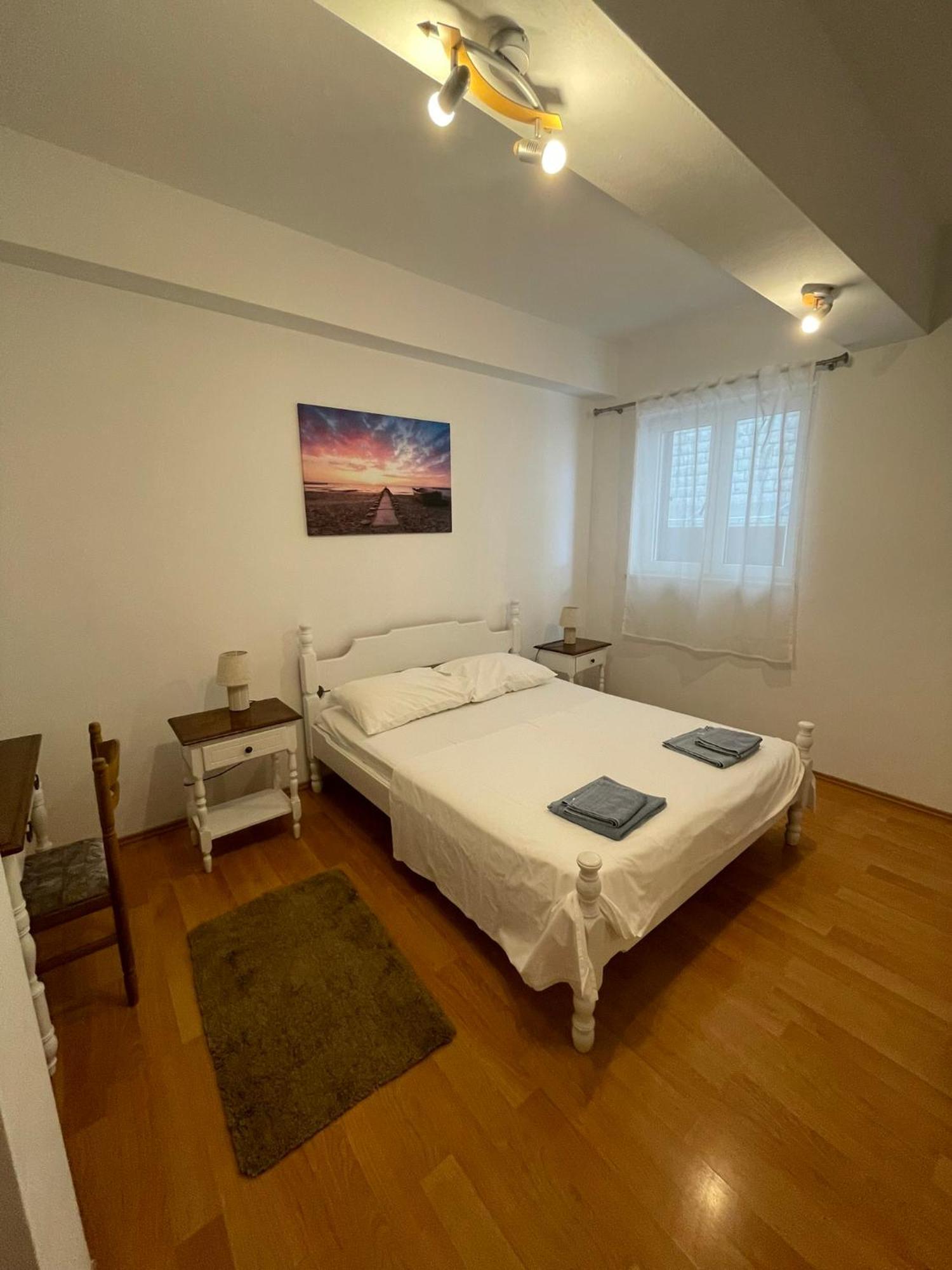 Apartments Niko ロクヴァ・ロゴズニツァ エクステリア 写真
